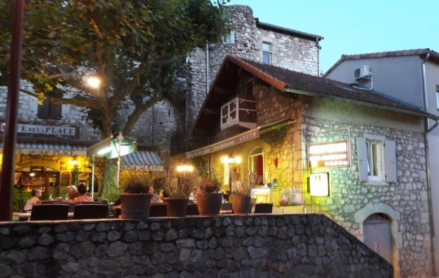 Auberge Du Vieux Lanas Logis Hotel Restaurant Kültér fotó