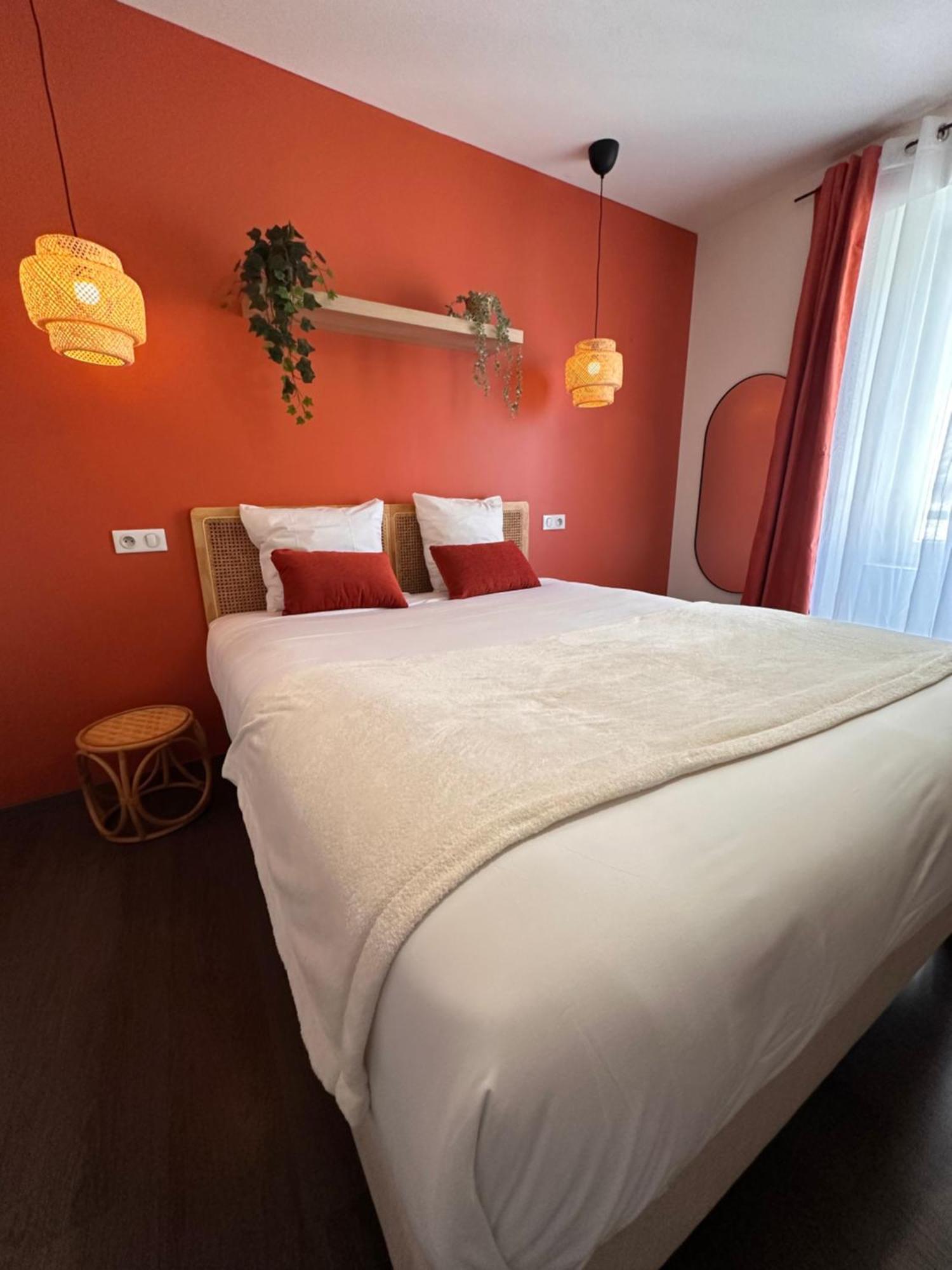 Auberge Du Vieux Lanas Logis Hotel Restaurant Kültér fotó