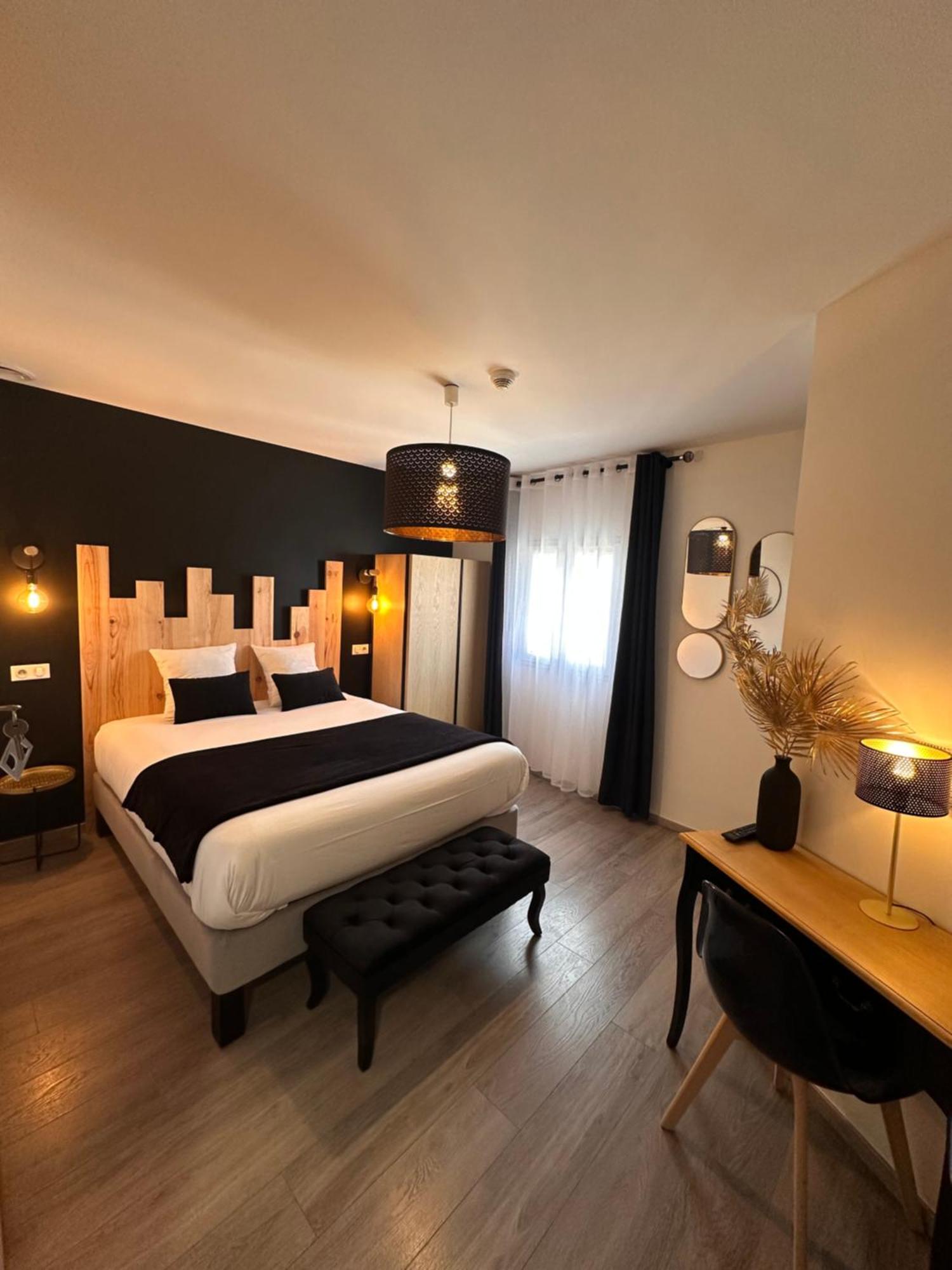 Auberge Du Vieux Lanas Logis Hotel Restaurant Kültér fotó