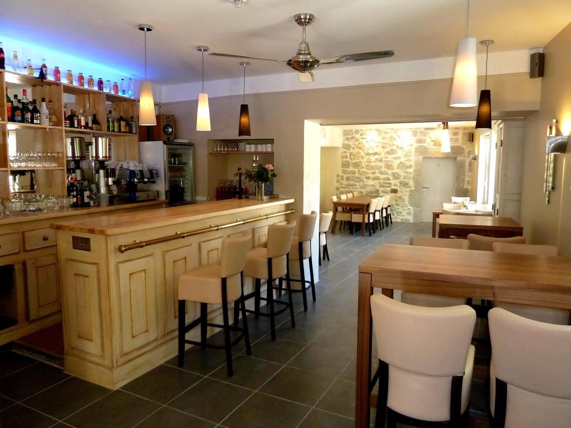 Auberge Du Vieux Lanas Logis Hotel Restaurant Kültér fotó