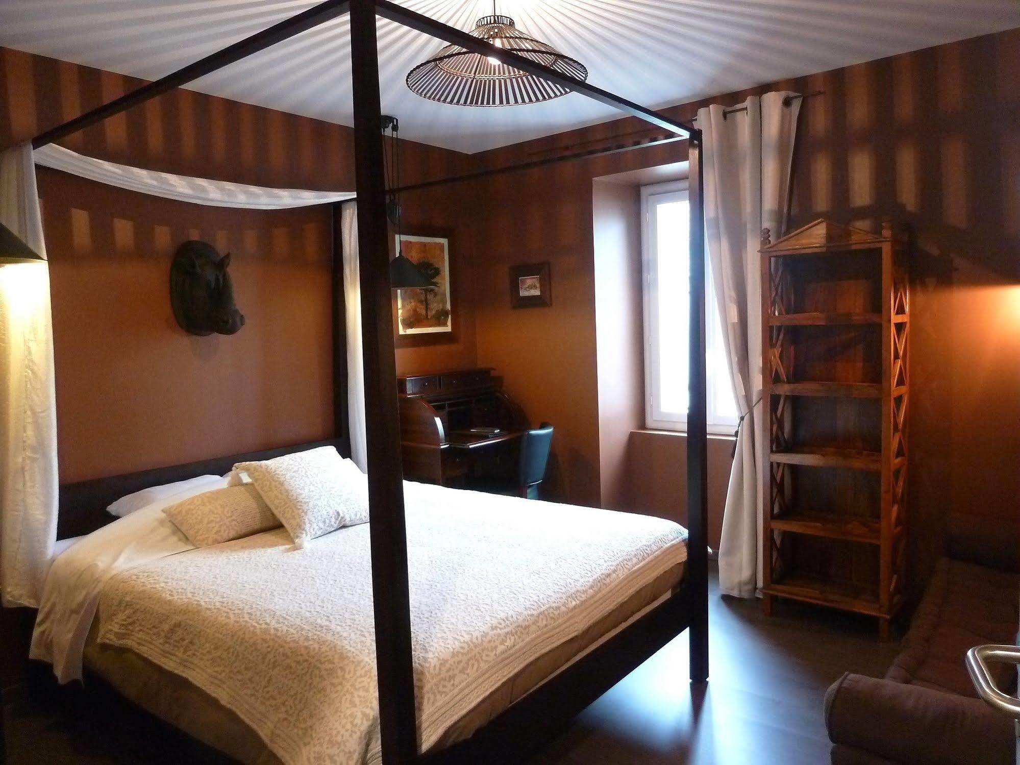 Auberge Du Vieux Lanas Logis Hotel Restaurant Kültér fotó